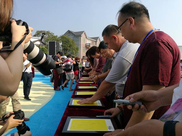 “中国精神·中国梦”全国农民画创作展开幕式在万安举行