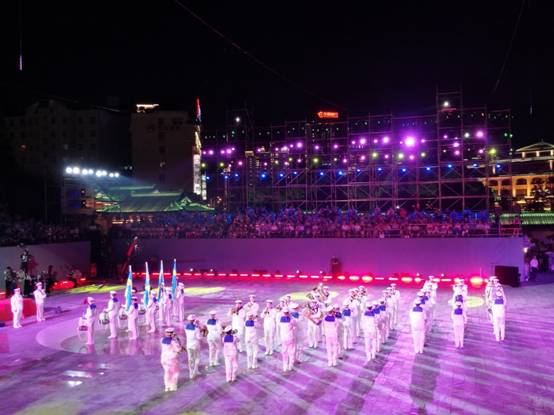第五届南昌国际军乐节主题晚会在滕王阁举行