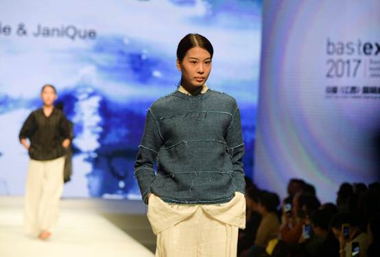 2017中国（江西）国际麻纺流行趋势发布季举行首场秀