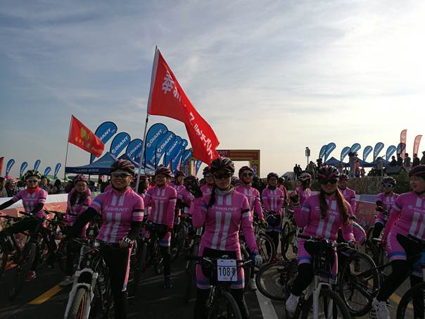 2017江西首届红色骑行活动在奉新启动 近千名骑友参加