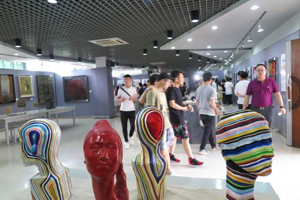 第七届“汉腾汽车杯·江西之星”创意设计大赛展在南昌举行