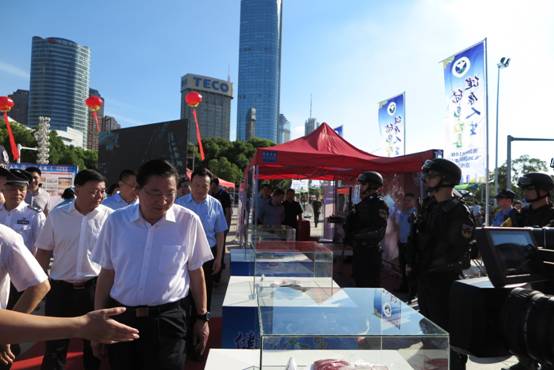 南昌市禁毒委在崛起广场举行“6.26”国际禁毒日宣传活动