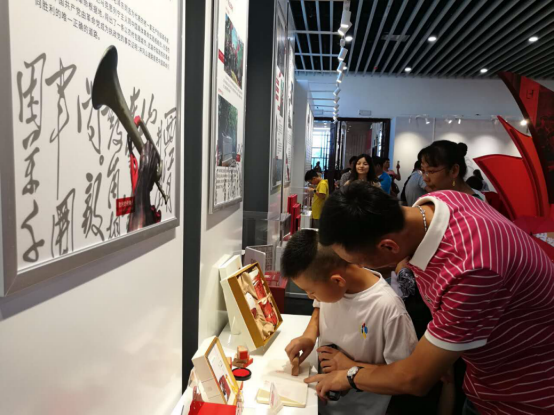 《永恒记忆 不朽丰碑——红色文化创意产品展》在江西省展览中心开展