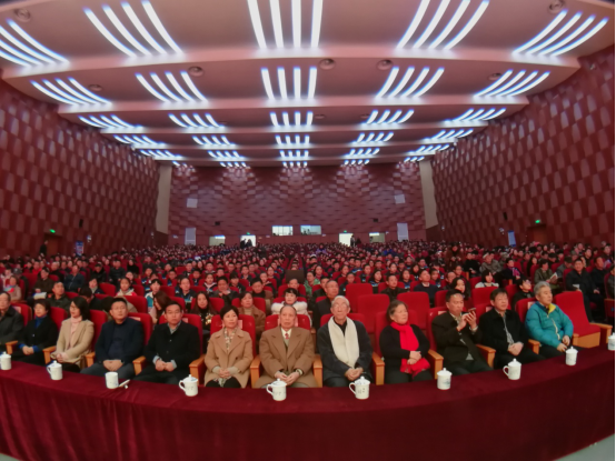 《百年一中·杰出人物传》首发仪式在南昌举行