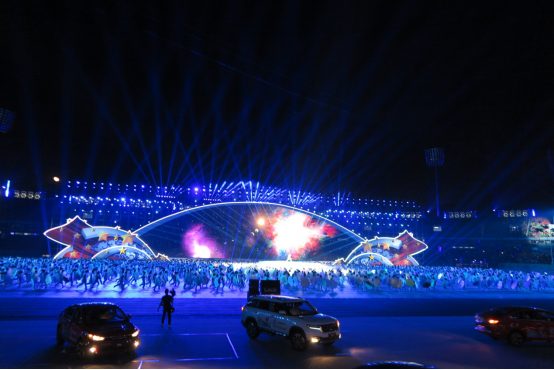 江西省第十五届运动会于10月28日晚在景德镇市体育中心开幕